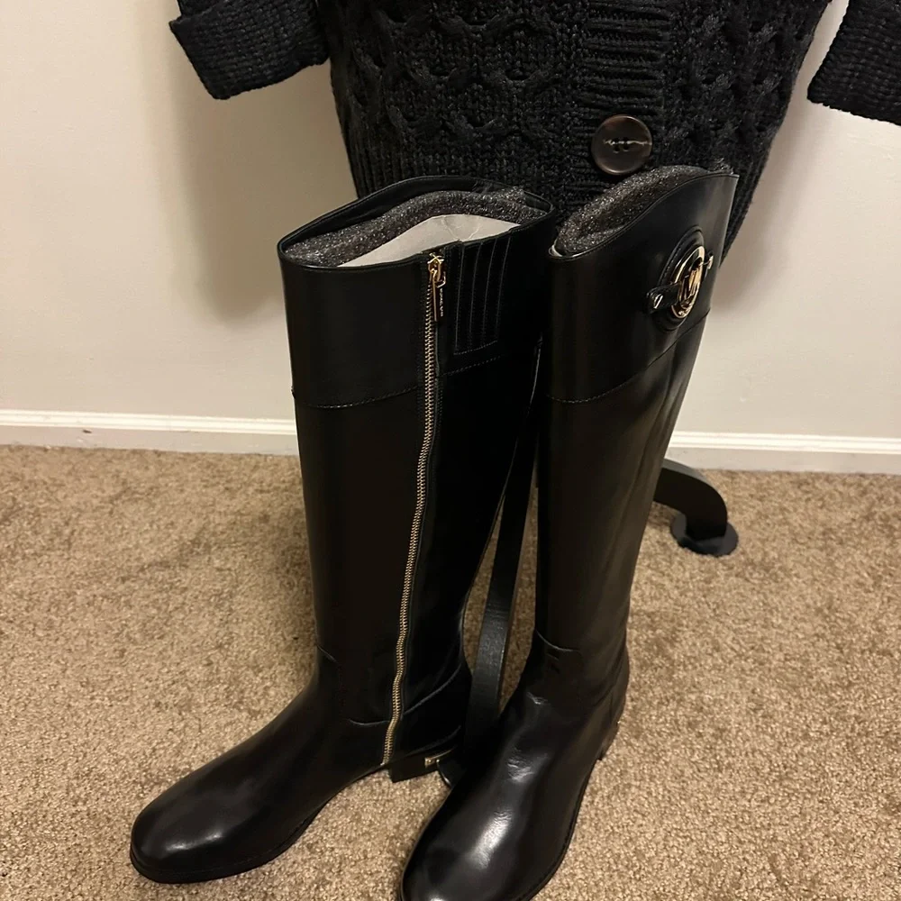 Knee high boot - Picture 2 of 5